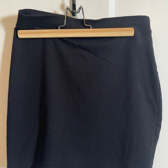 Black Mini Skirt - Picture 3 of 3